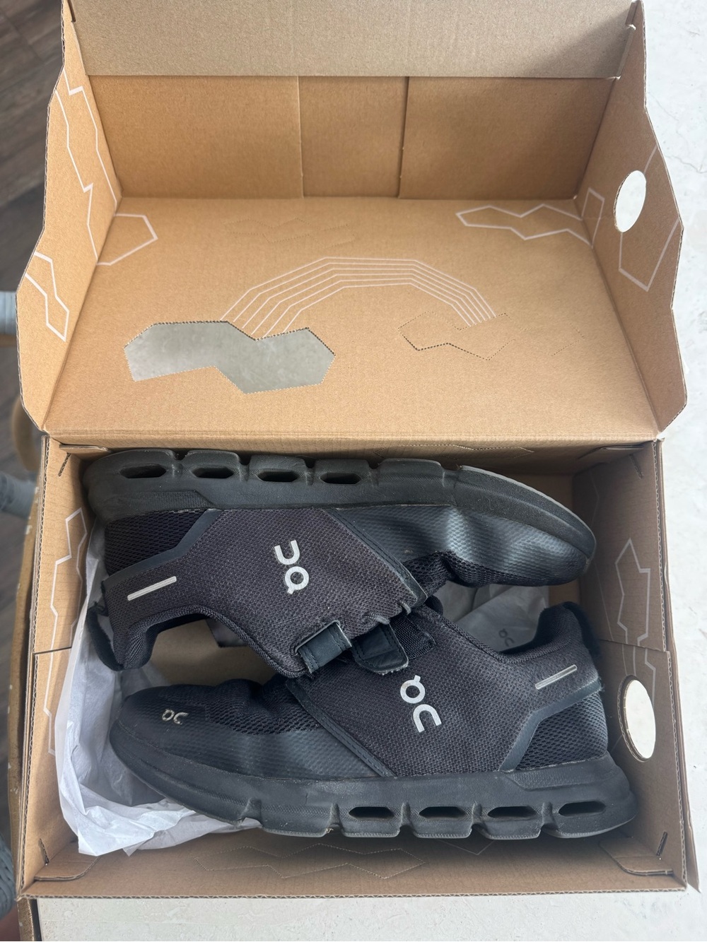 On Cloud Play Kids Sneakers Black Size 3K / EU 35